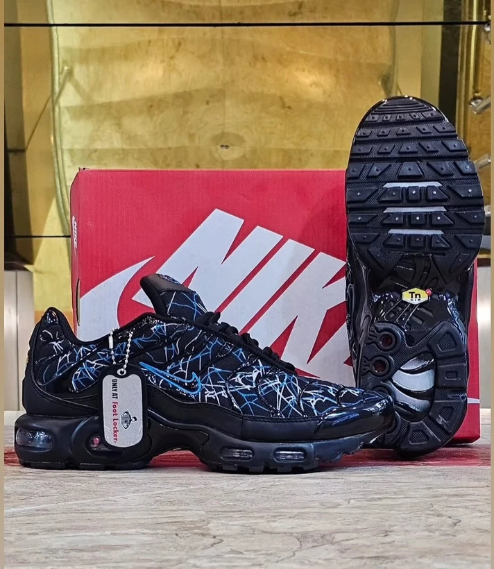 1780987175_5392275843 کتونی نایک رانینگ ایر مکس پلاس TNمشکی سایز 40 تا 45 Nike Air Max Plus - Image 1