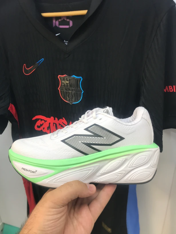 1783081996_1741617543 کتونی نیوبالانس فرش فوم ایکس مور سایز 37 تا 40 سفید سبز NEWBALANCE FRESH FOAM X MORE - تصویر 1