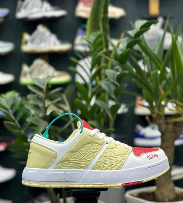 1783163670_6819274448 کتونی نایک جردن سایز 41 تا 44 زرد و سفید و قرمز NIKE JORDAN - تصویر 1