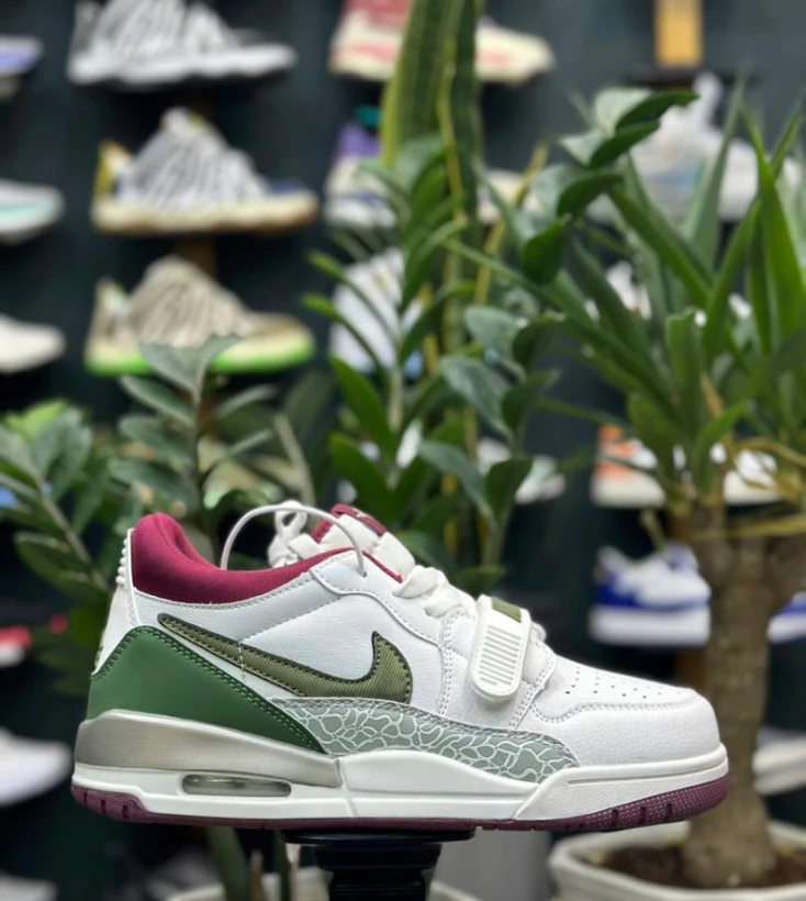 1783163696_6307847555 کتونی نایک ایر جردن سایز 41 تا 44 سدری و سفید و قرمز NIKE JORDAN - تصویر 1