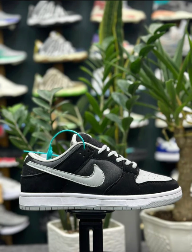 1783163768_5057961863 کتونی نایک ایر جردن سایز 41 تا 44 طوسی و مشکی NIKE JORDAN - تصویر 1