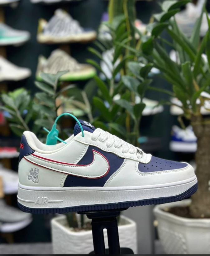 1783163968_3429419834 کتونی نایک جردن سایز 41 تا 44 سفید سرمه ای NIKE JORDAN - تصویر 1